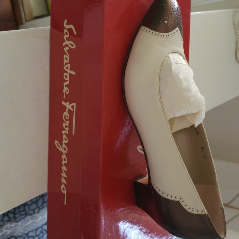 Excellent condition vintage ferragamo heels